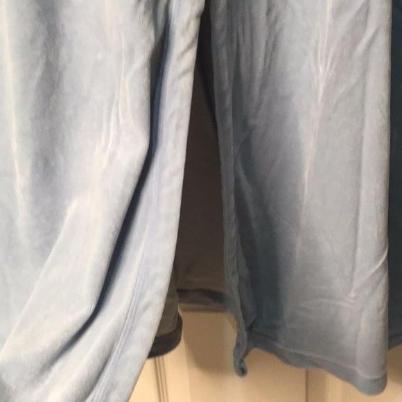 Moon shadow xl blue velvet/velour robe w/ zip euc armpit to armpit is 28” - Picture 6 of 9